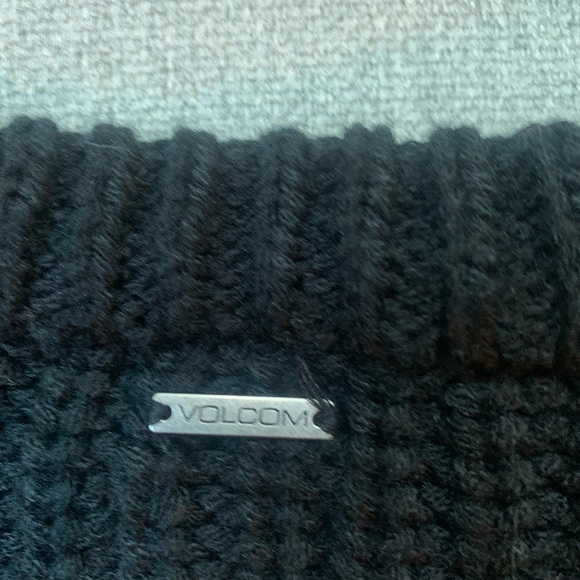 Volcom Rainbow Sweater: Like New Condition - Picture 4 of 5